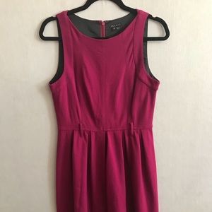 Theory size 10 pleated shift dress burgundy